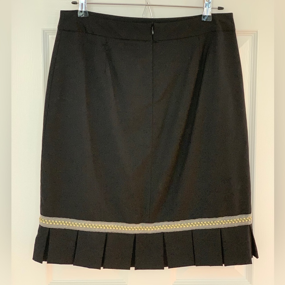 Banana Republic Pleated hem wool skirt w/ribbon bow Wool, Lined, Size 6 - Picture 2 of 4